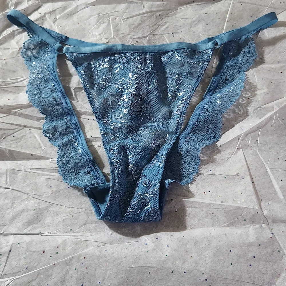Victoria's Secret Very Sexy Eyelash Lace String Bikini in Silky Blue - Picture 7 of 8